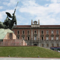 Monumento ai caduti danneggiato. Basta!